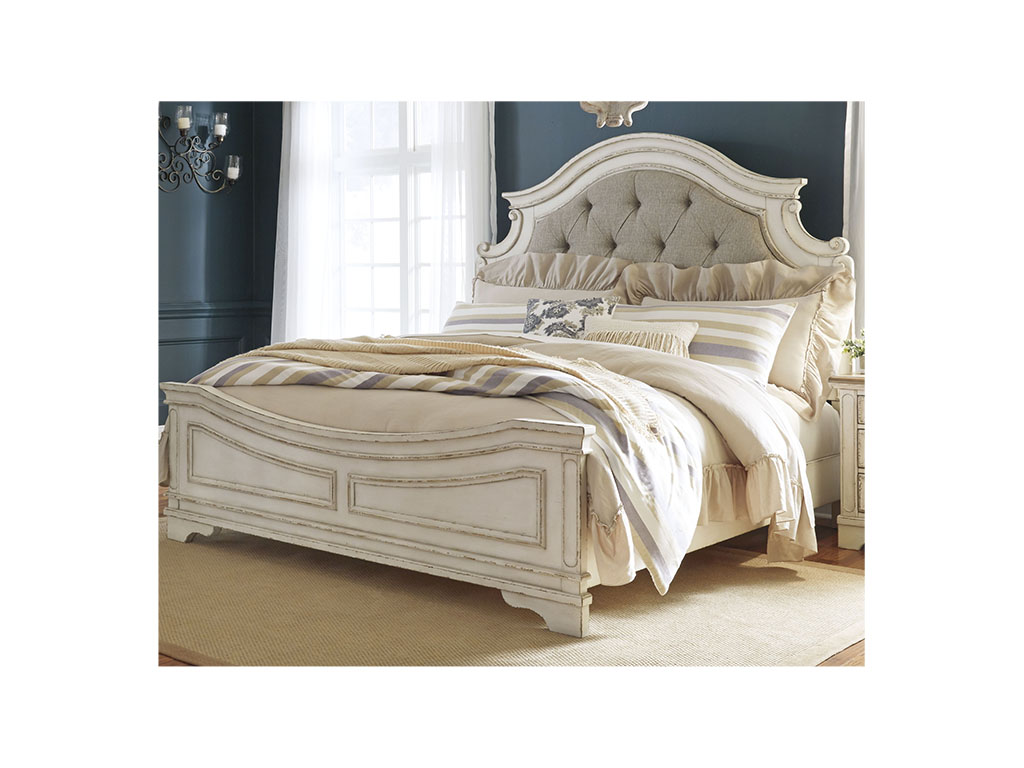 Realyn Queen Upholstered Panel Bed | Woodstock Furniture